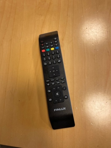 917358-2 Finlux TV 50" and pillar speakers Andersson