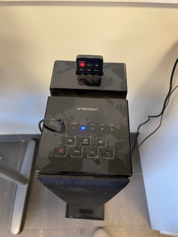 917358-8 Finlux TV 50" and pillar speakers Andersson