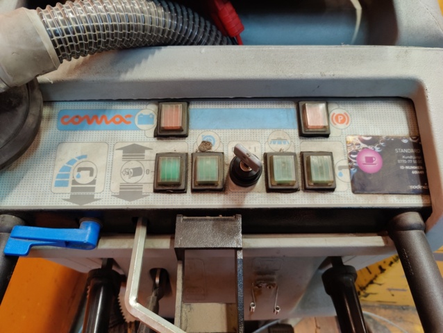 937419-9 Scrubber Comac Media 26