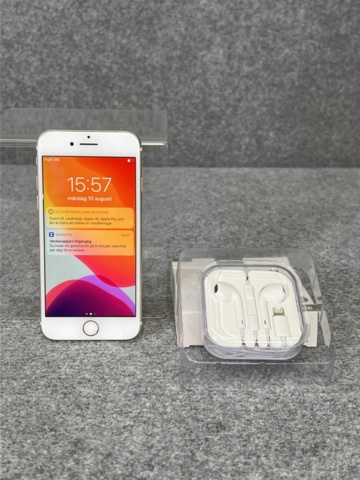 922863-2 Smartphone, Apple iPhone 7, 32GB - Shipping included!