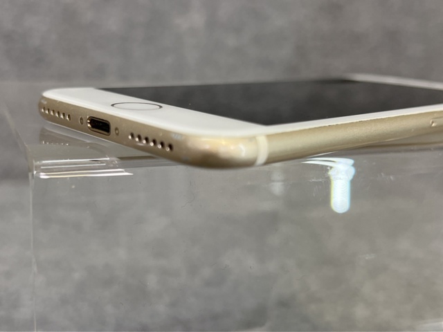 922863-4 Smartphone, Apple iPhone 7, 32GB - Shipping included!