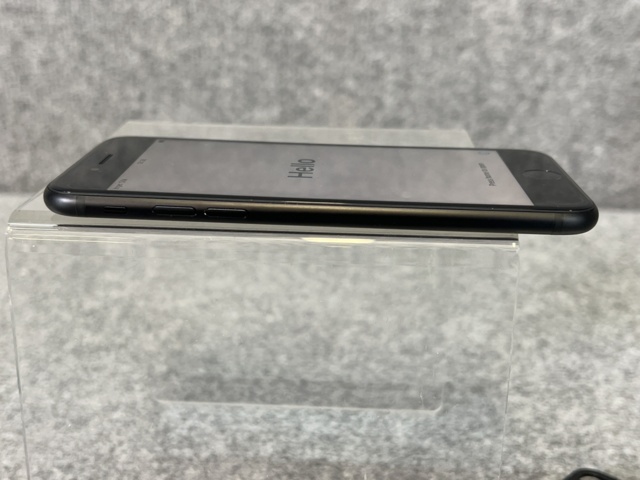 922864-7 Smartphone, Apple iPhone 7, 32GB - Shipping included!