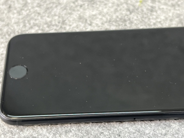 922864-11 Smartphone, Apple iPhone 7, 32GB - Shipping included!