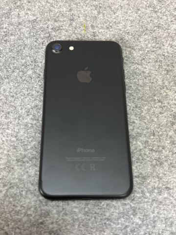 922864-13 Smartphone, Apple iPhone 7, 32GB - Shipping included!