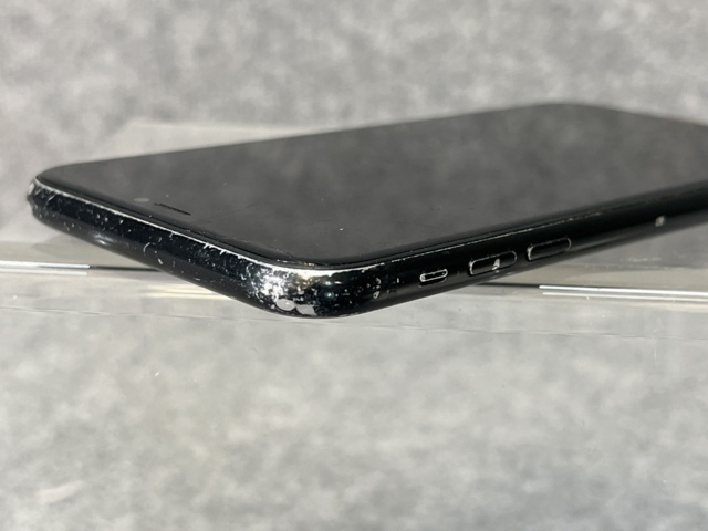 922870-8 Smartphone, Apple iPhone XR, 128GB - Shipping included!