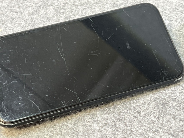 922870-12 Smartphone, Apple iPhone XR, 128GB - Shipping included!