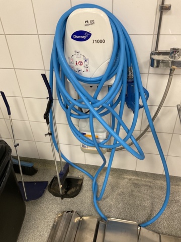 886934-1 Flushing machine with dosing