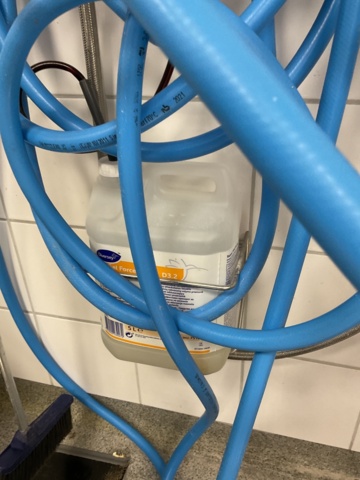 886934-7 Flushing machine with dosing