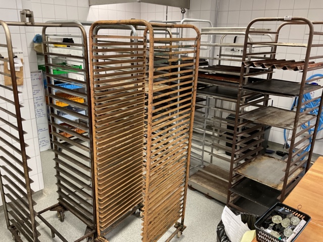 886939-1 Bakery carts