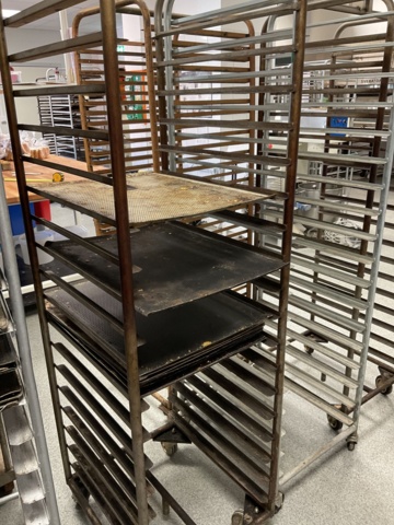 886939-7 Bakery carts