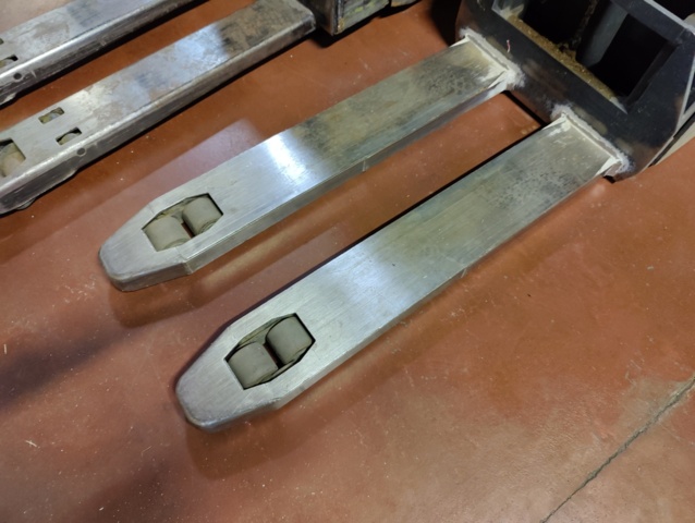 937415-2 Jüngheinrich ERD 220 stacker