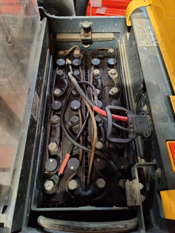 937415-10 Jüngheinrich ERD 220 stacker