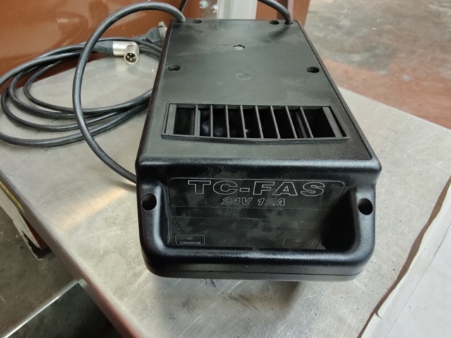 937434-16 Pick truck Ergobjörn 612 AC