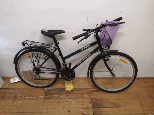 882469-2 Mistral 18 Speed Black 22-24"