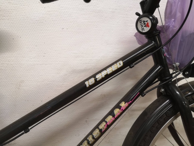 882469-4 Mistral 18 Speed Black 22-24"