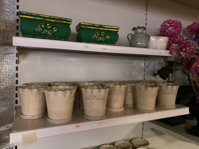 936197-11 pots, vases, etc