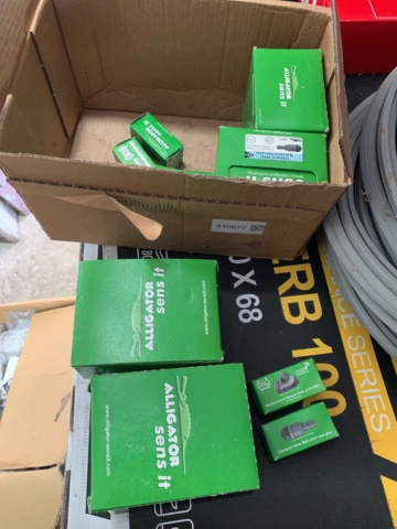 810072-1 TPMS tire valves and sensors Alligator Sens it