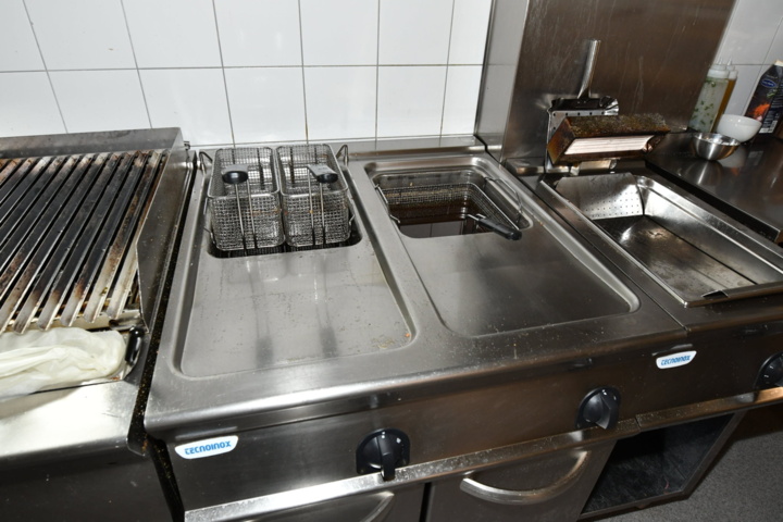 941778-5 Stove, frying table, deep fryer etc