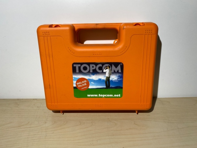 943553-6 7 Walkie talkies
