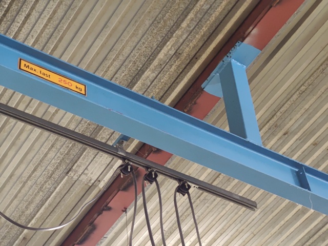 937470-7 Travers med telfer Demag 250 kg