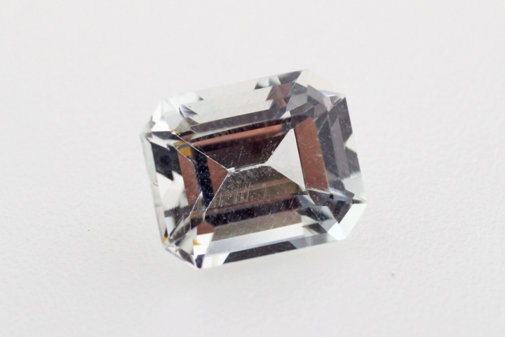 942752-4 Lot of faceted blue Topaz 52.67 ctv. with cert.