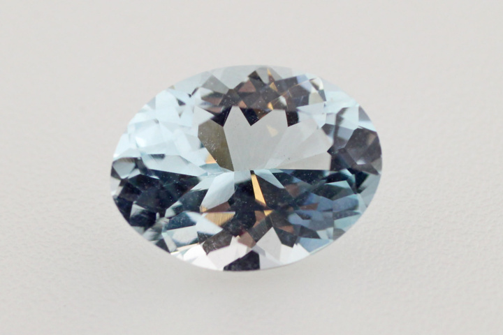 942752-5 Lot of faceted blue Topaz 52.67 ctv. with cert.