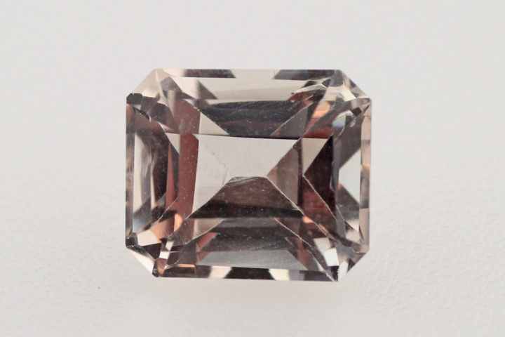 942752-6 Lot of faceted blue Topaz 52.67 ctv. with cert.