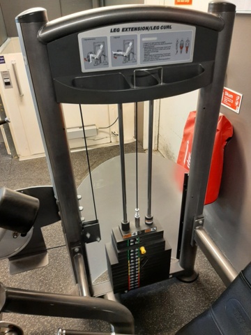 920605-4 Leg kick/thigh curl machine, Impulse