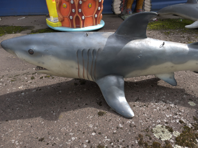 943110-8 Hanging shark