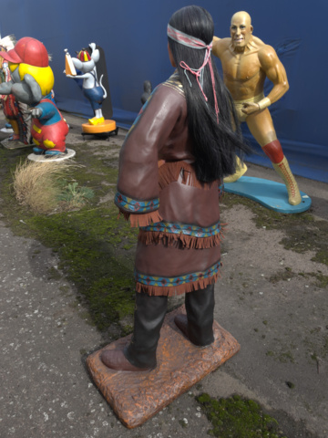 943121-4 Woman with adornment