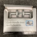943281-2 Dörrhandtag med kodlås ASSA 8810