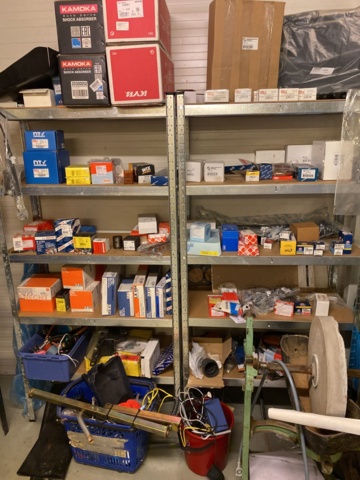920525-3 Spare parts warehouse of mixed compote and storage shelves