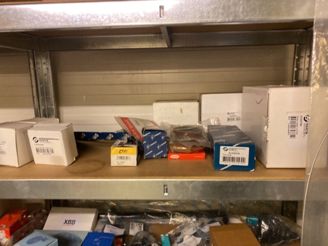 920525-22 Spare parts warehouse of mixed compote and storage shelves