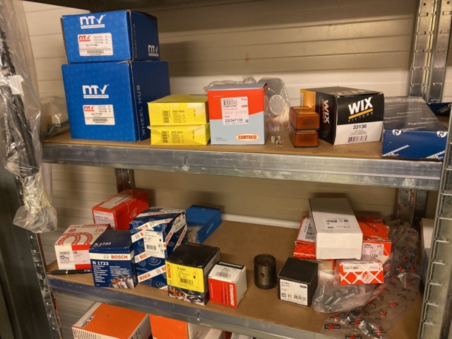920525-23 Spare parts warehouse of mixed compote and storage shelves