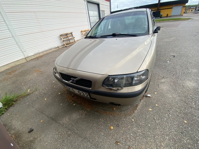 920539-8 Volvo S60 2.4 - 2001