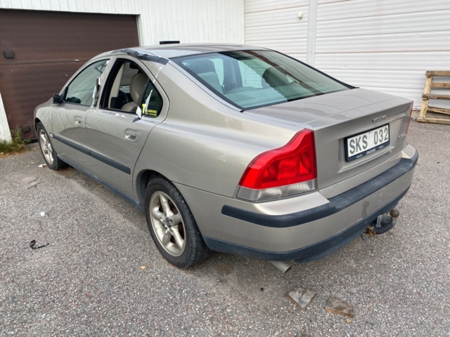 920539-3 Volvo S60 2.4 - 2001