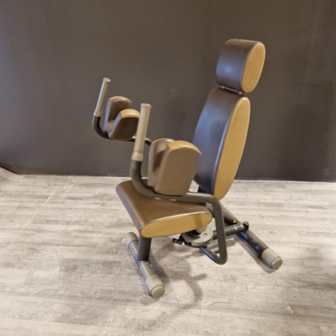 943993-2 Easyline rear delt / pec fly (chest and back shoulders)