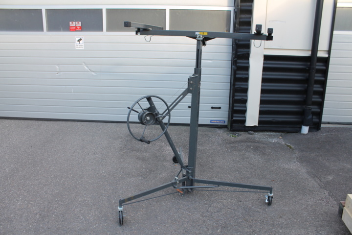 473220-1 Gypsum board lift