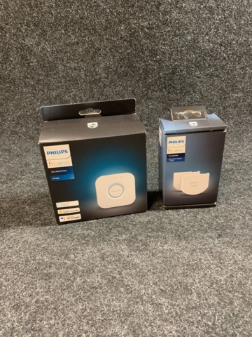 943025-1 2 Philips Hue products