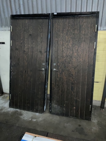 886987-1 2 Förrådsdörrar 9/21 V & H