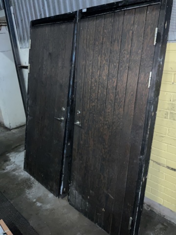 886987-2 2 Förrådsdörrar 9/21 V & H