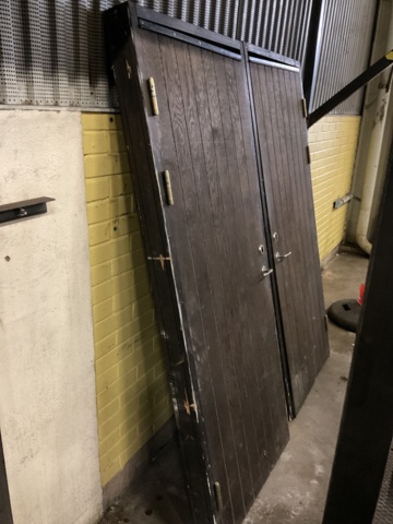 886987-4 2 Förrådsdörrar 9/21 V & H