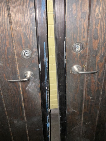 886987-6 2 Förrådsdörrar 9/21 V & H