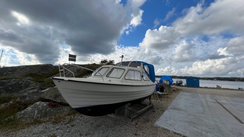 944962-44 Boat Fjord 21 Cabin