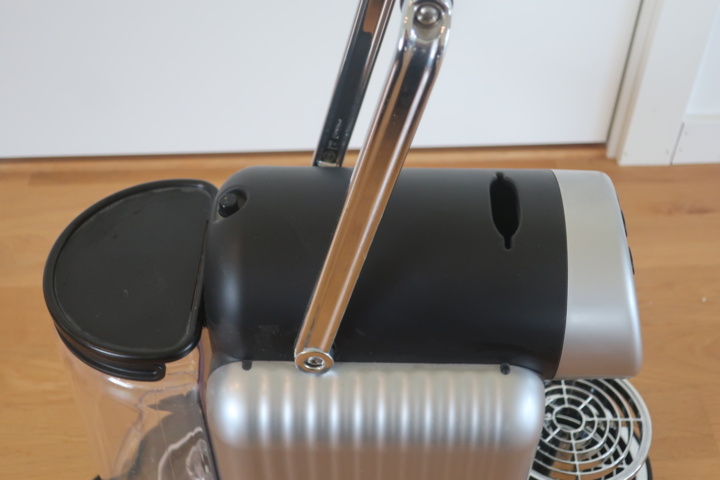 945015-7 Coffee machine (capsule) - Nespresso Pro 9737G