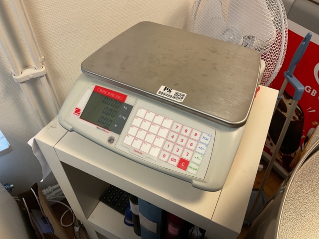 886999-2 Digital våg   Ohaus   100g - 15kg