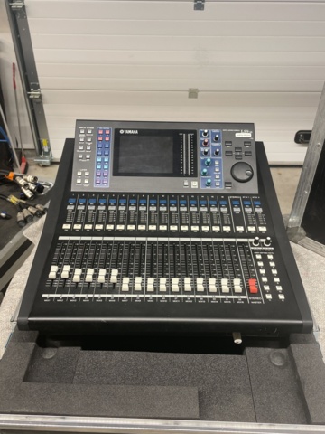 764568-1 1 pc Yamaha LS9 16 channel with case