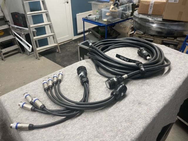 764570-3 Speakon extension multi