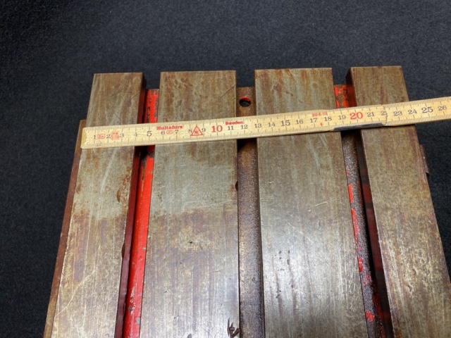 942847-6 Adjustable corner shelf