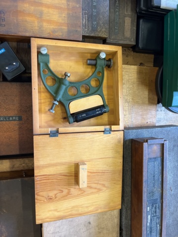 921213-14 Measuring tools, micrometers, watches Mitutoyo, Mahr etc